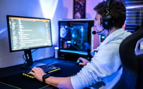 Découvrir les réseaux sociaux émergents : Twitch, Discord, BeReal, Threads